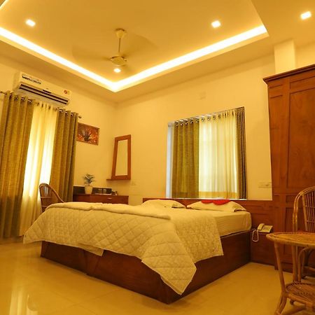 Sapphire Inn Nedumbassery Dış mekan fotoğraf