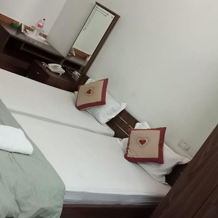 Sapphire Inn Nedumbassery Dış mekan fotoğraf