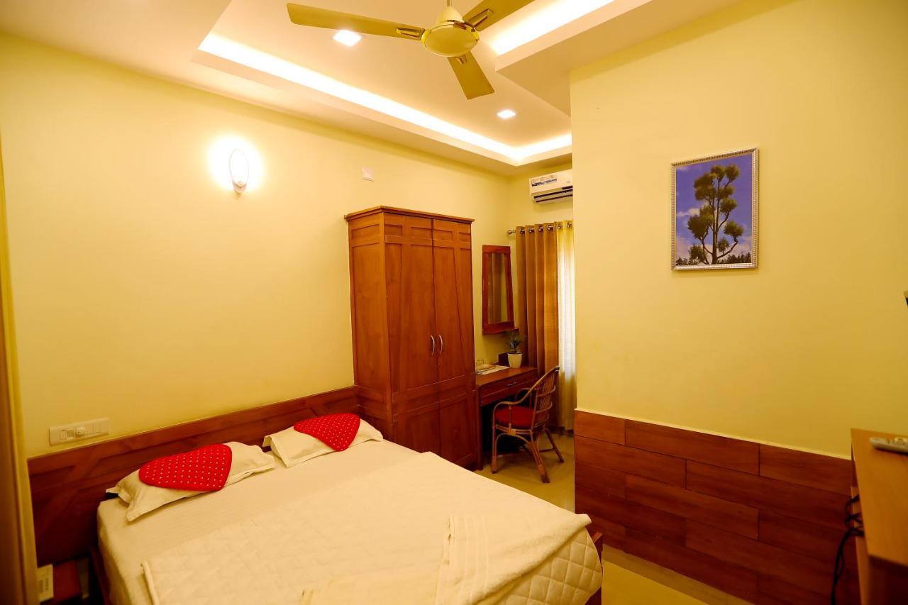 Sapphire Inn Nedumbassery Dış mekan fotoğraf