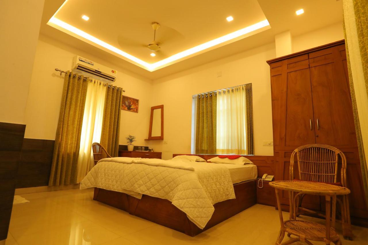 Sapphire Inn Nedumbassery Dış mekan fotoğraf