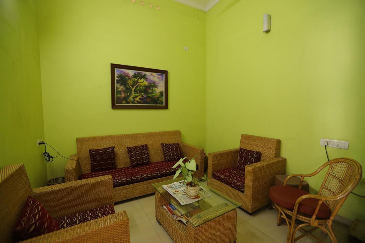 Sapphire Inn Nedumbassery Dış mekan fotoğraf