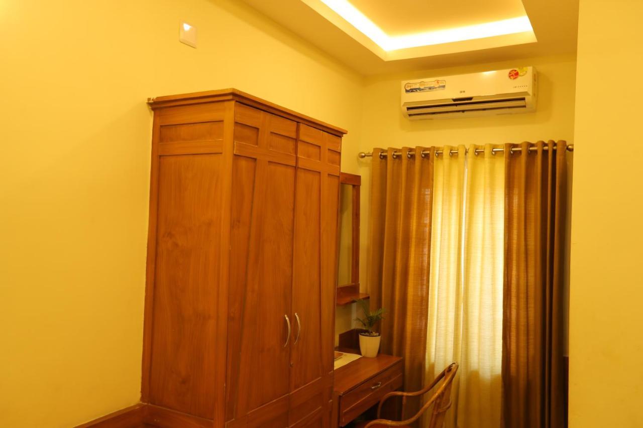 Sapphire Inn Nedumbassery Dış mekan fotoğraf