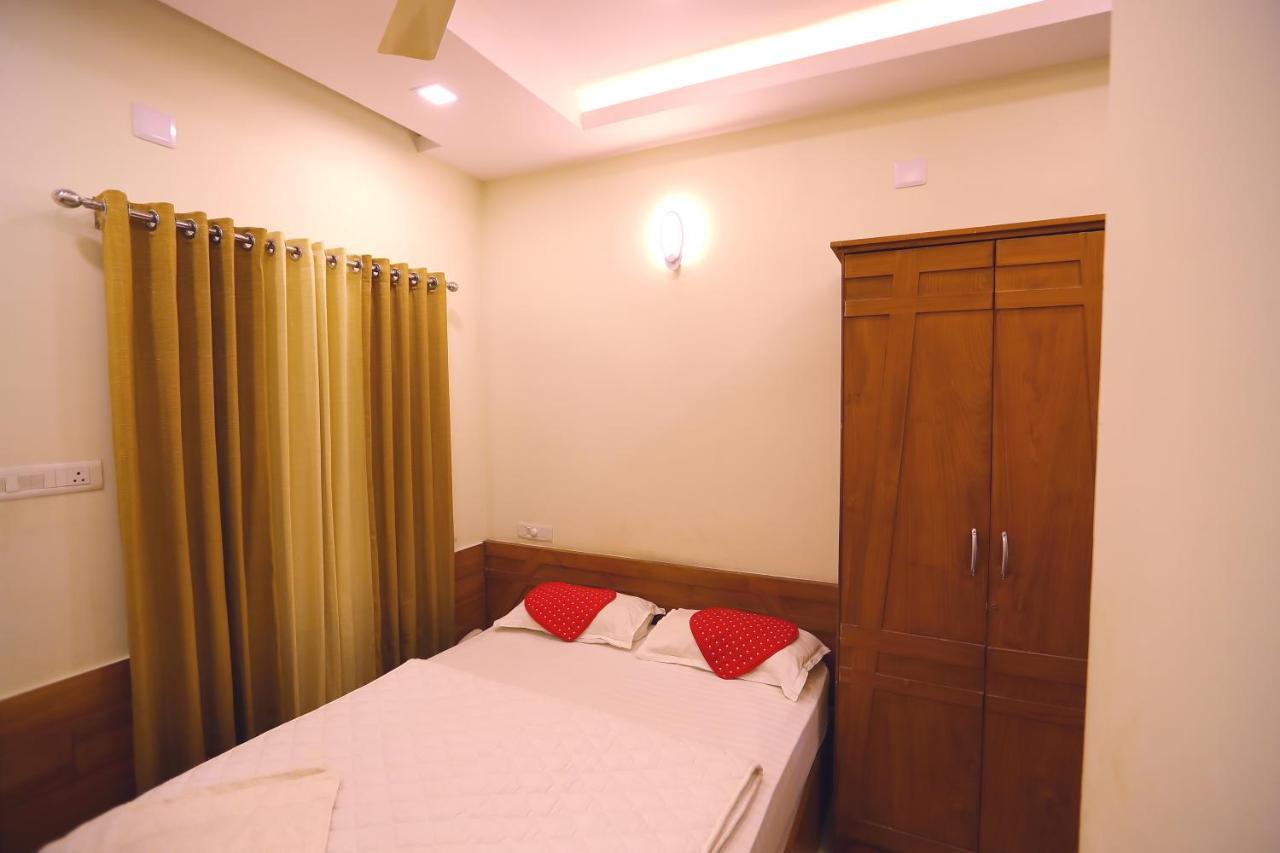 Sapphire Inn Nedumbassery Dış mekan fotoğraf