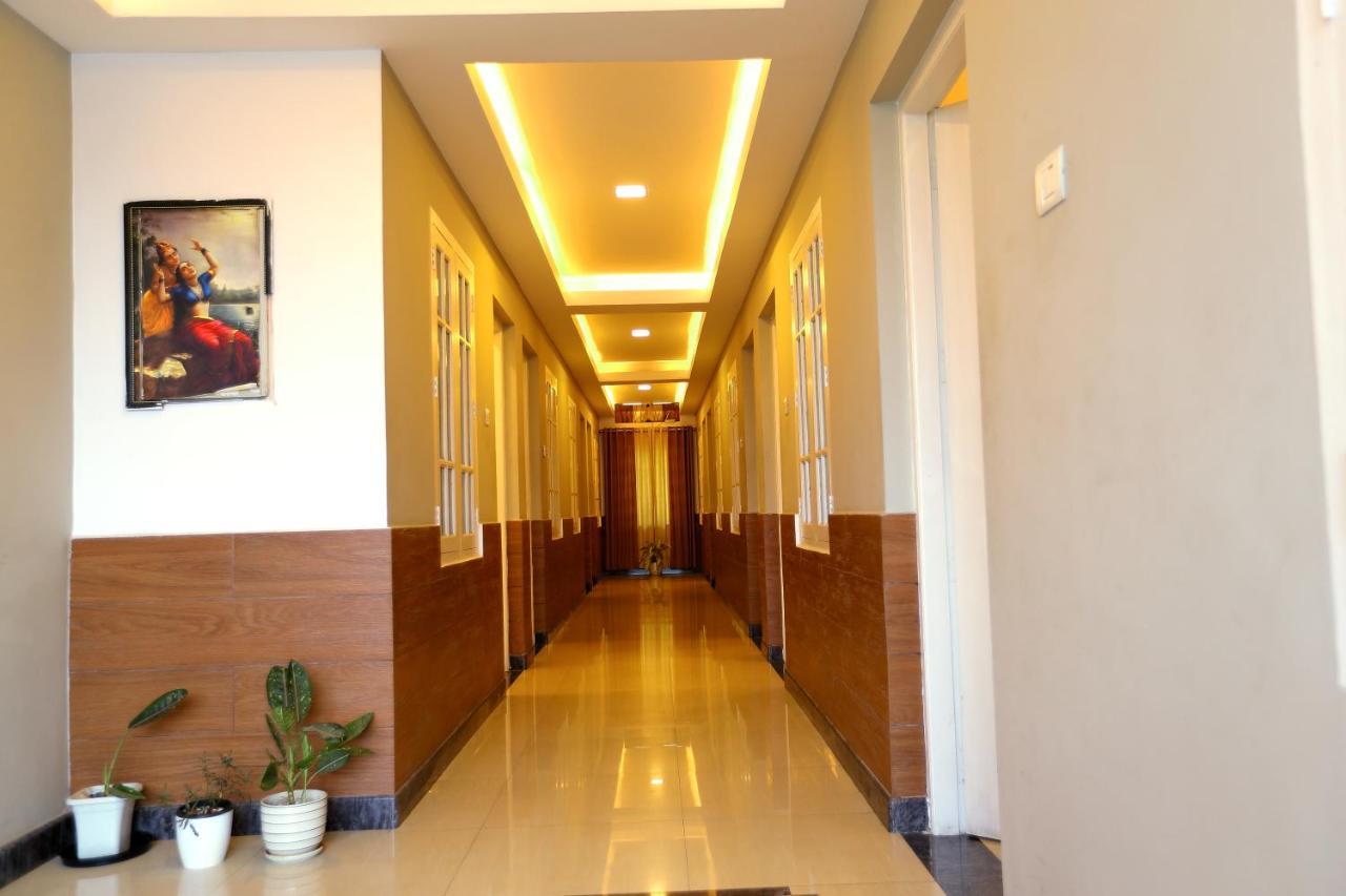 Sapphire Inn Nedumbassery Dış mekan fotoğraf