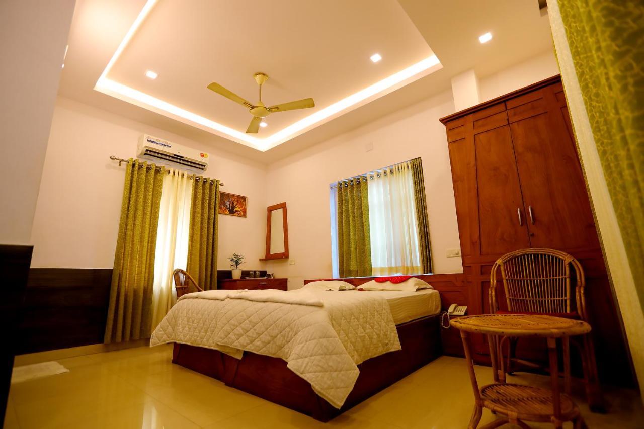 Sapphire Inn Nedumbassery Dış mekan fotoğraf