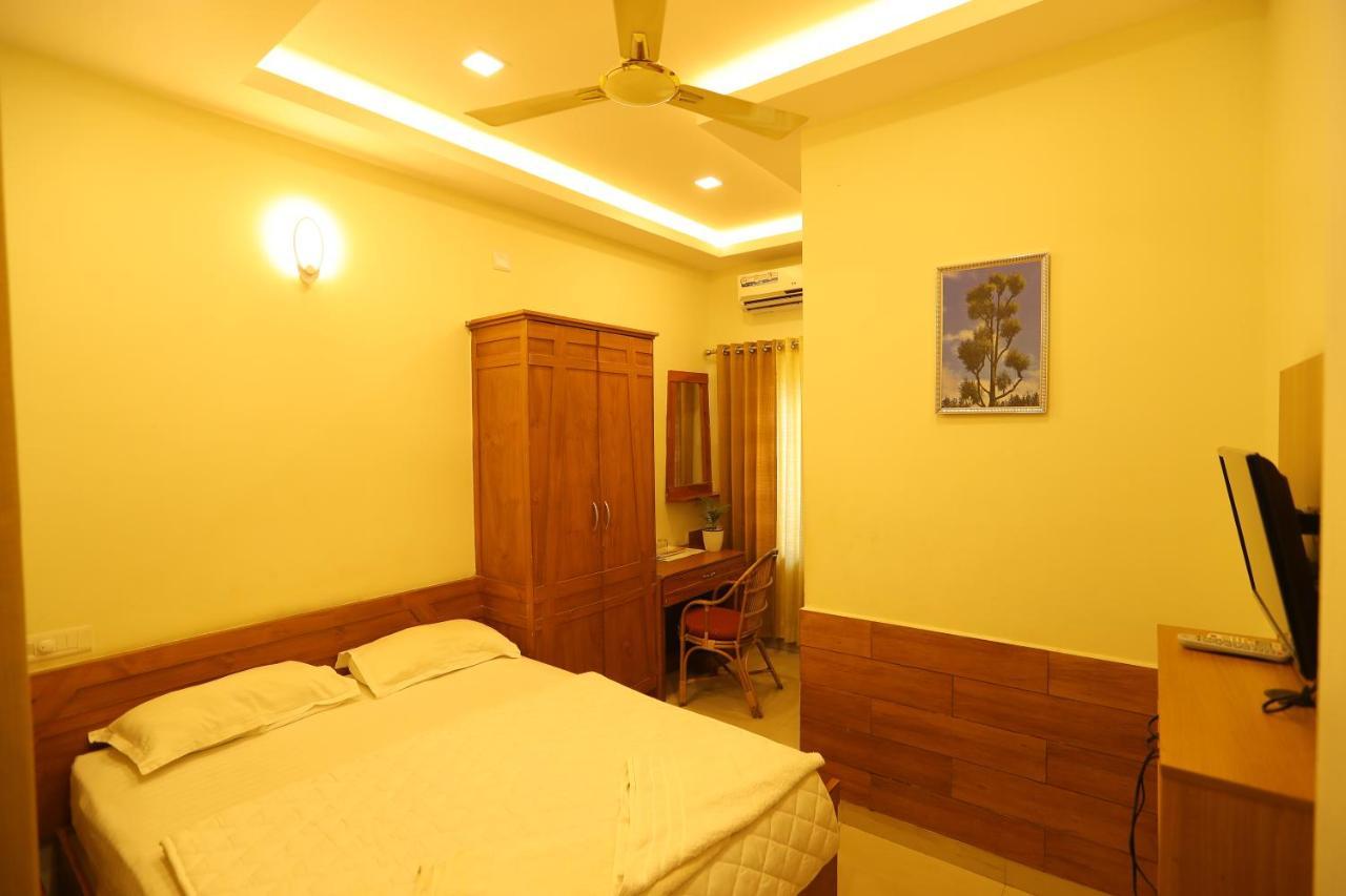 Sapphire Inn Nedumbassery Dış mekan fotoğraf