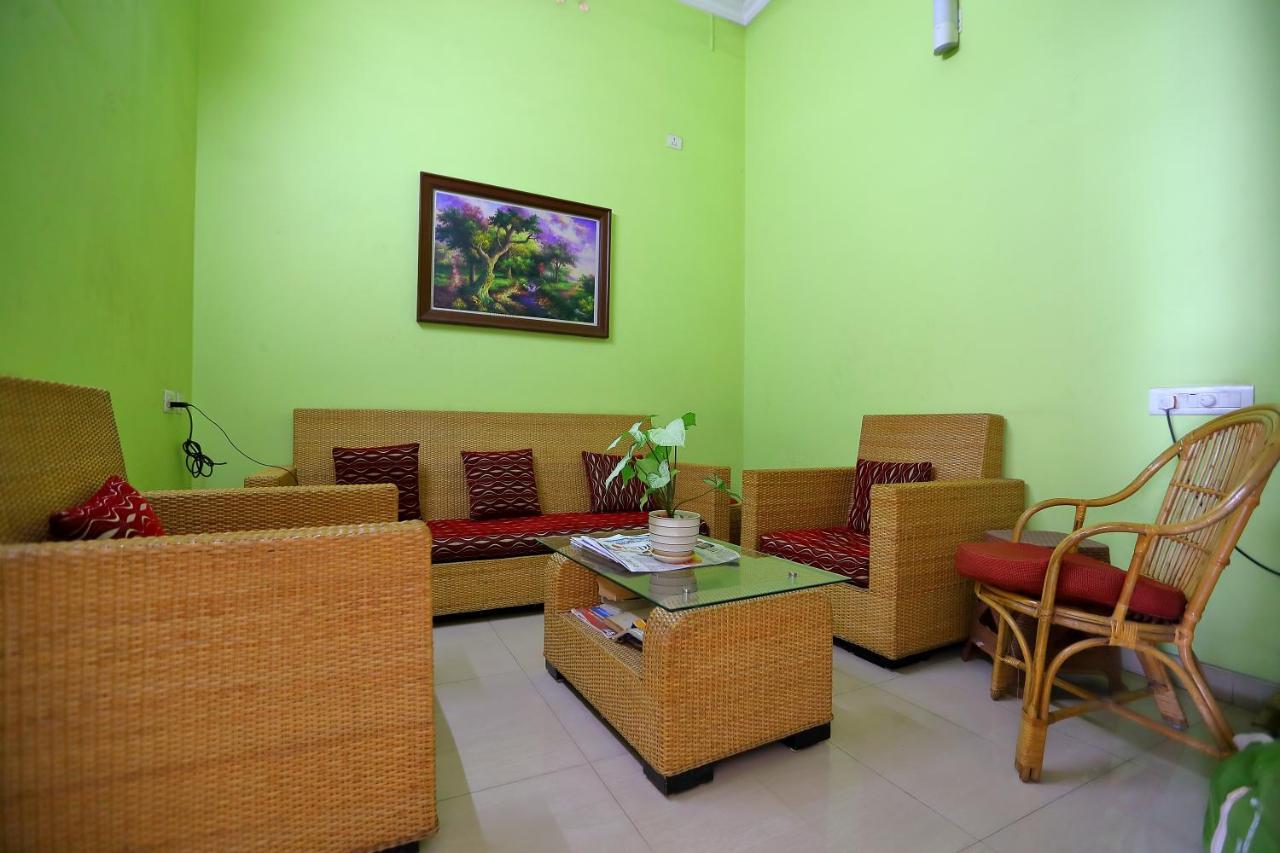 Sapphire Inn Nedumbassery Dış mekan fotoğraf