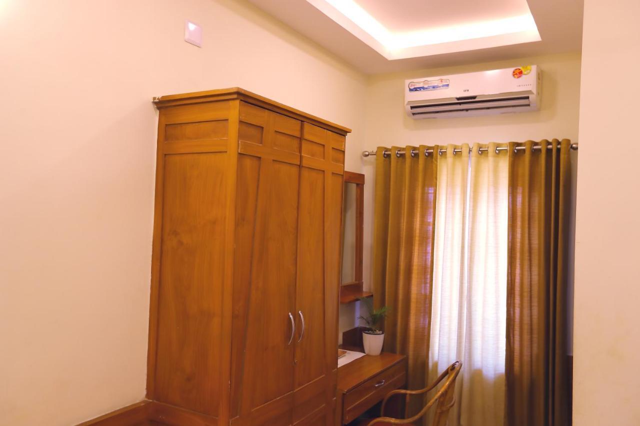 Sapphire Inn Nedumbassery Dış mekan fotoğraf