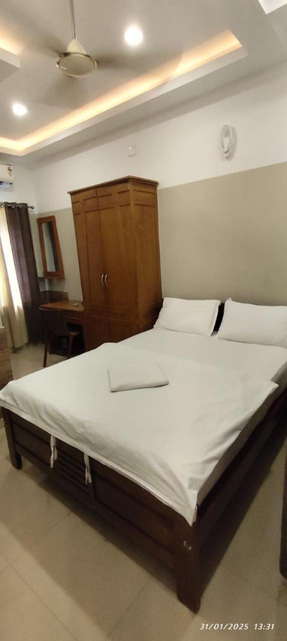 Sapphire Inn Nedumbassery Dış mekan fotoğraf